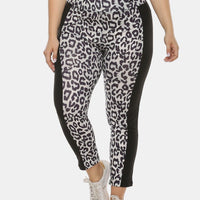 Plus Woman Size Woman Contrast Leopard Cropped Pants