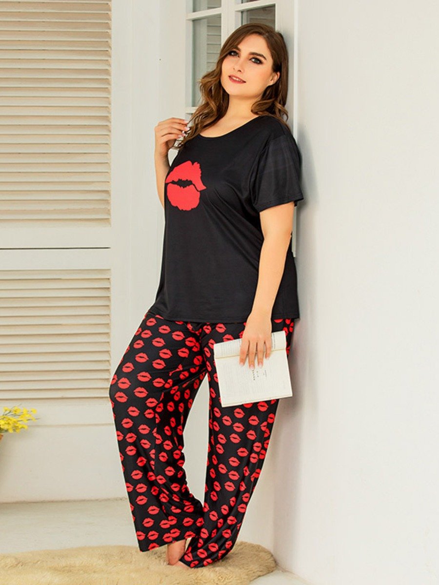 Pieces Plus Woman Size Woman Lips Print T-Shirt And Pants Loungewear Set