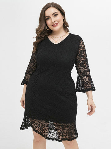 woman Bell Sleeve Lace Plus Size Dress