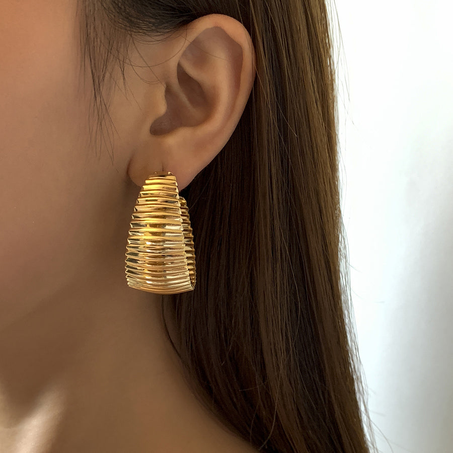 Metal Striped C-shaped Earrings Hip-hop Women Earrings Jewelry