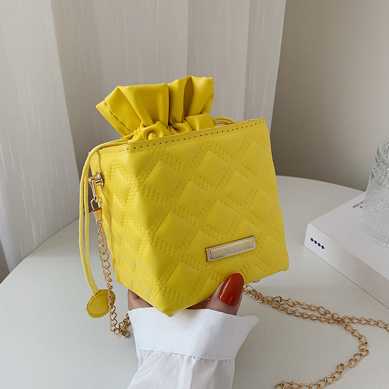 Women's Solid Color Lingge Chain Mini Bucket Bag