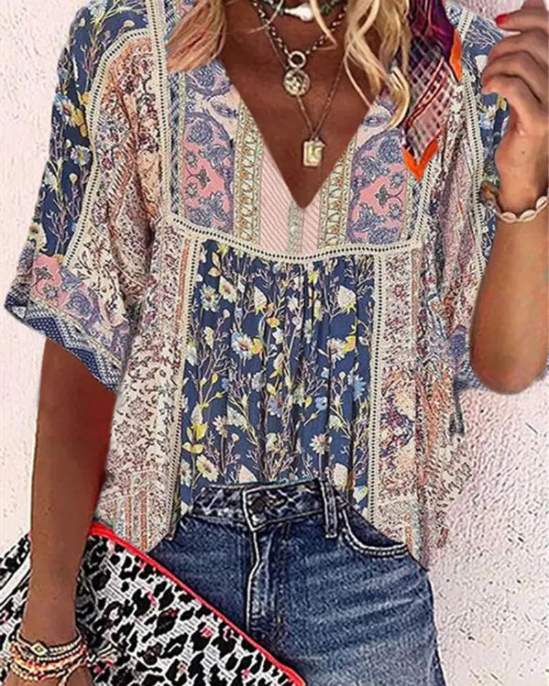Women's Holiday V-Neck Print Top