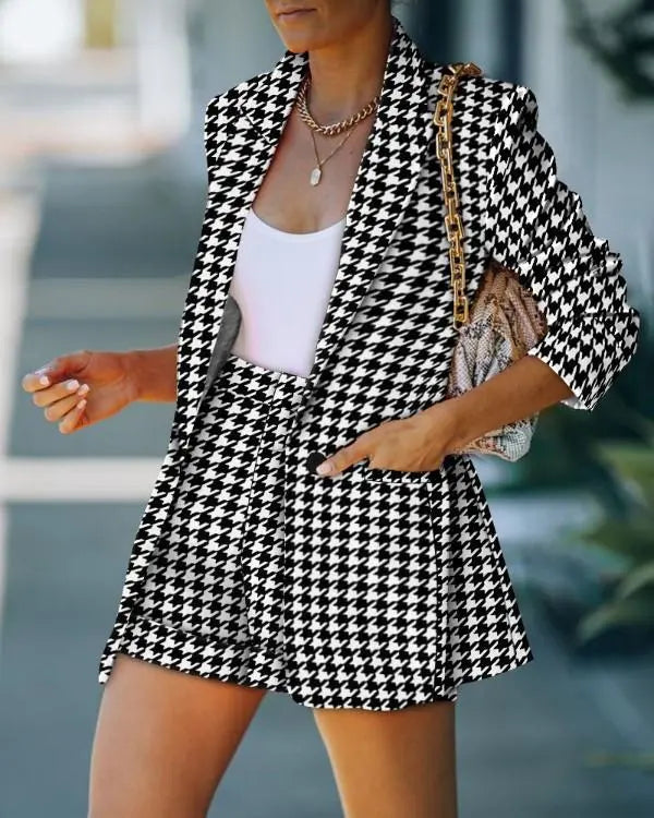 Women's Two Piece Shawl Collar Blazer And Shorts Outfit