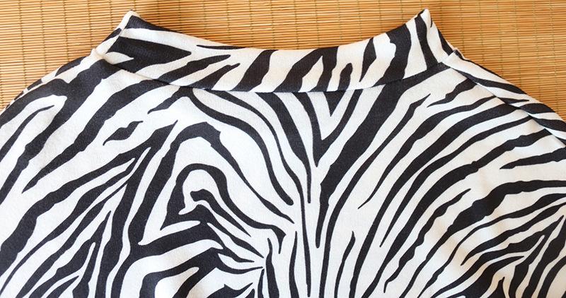 Zebra Pattern Long Sleeve Round Neck Sweatshirt